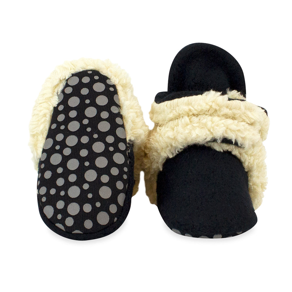 Zutano cozie furry booties in black color.
